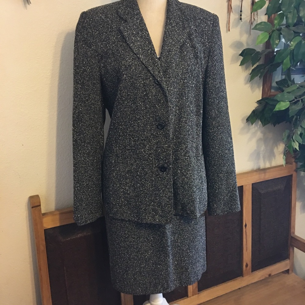 Villager black & white boucle career skirt suit 10
